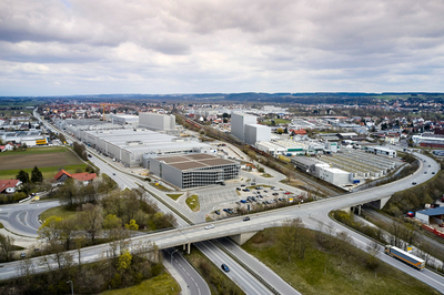 創(chuàng)新驅(qū)動未來 全新BMW iX在丁格芬工廠投產(chǎn)，年內(nèi)上市，引領(lǐng)豪華智能出行新時(shí)代